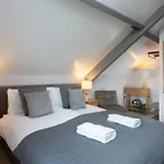 Bootham Court Grade II Duplex Apartment With Free Parking & Wi-Fi - Sleeps 2-6 People